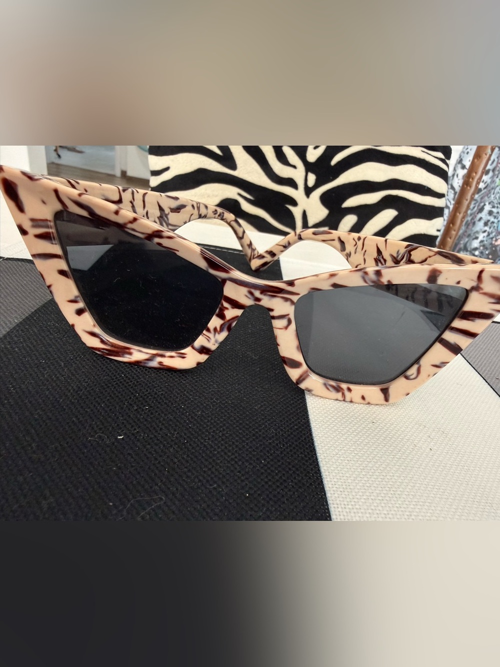 Cat eye sunglasses